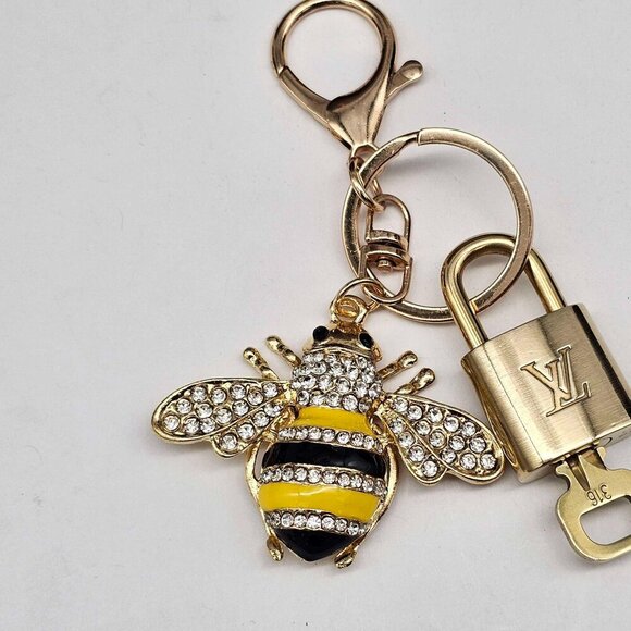 Authentic Louis Vuitton Lock & Key with unbranded Bagcharm, Keycharm 120625 - Picture 6 of 7